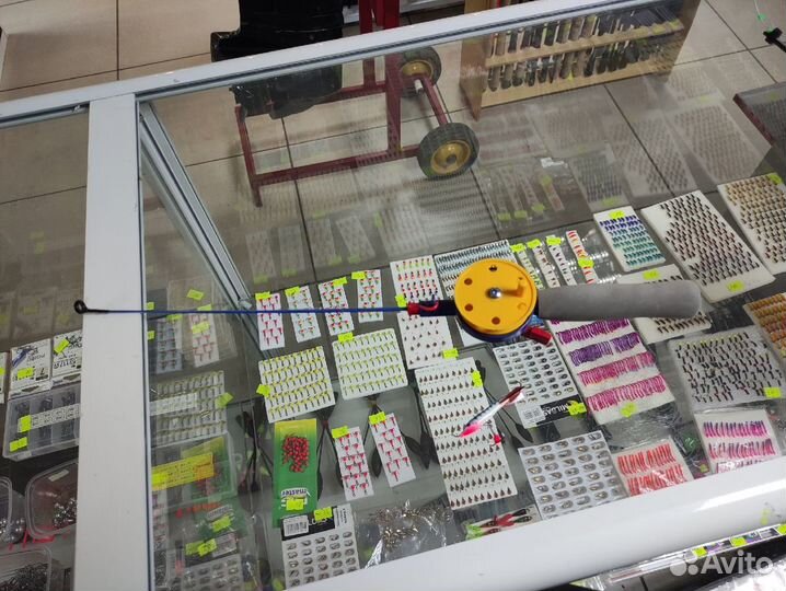 Удочка для зимней рыбалки оснащенная синий