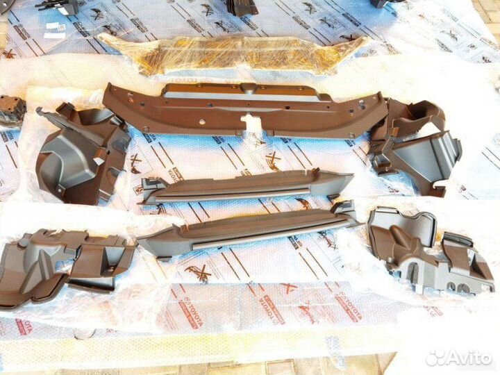 Дефлекторы радиатора Toyota Land Cruiser Prado 150