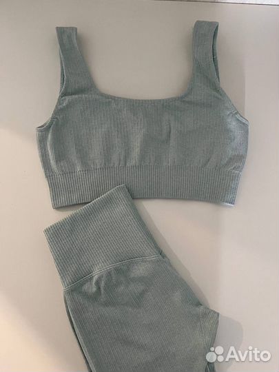 Костюм для спорта