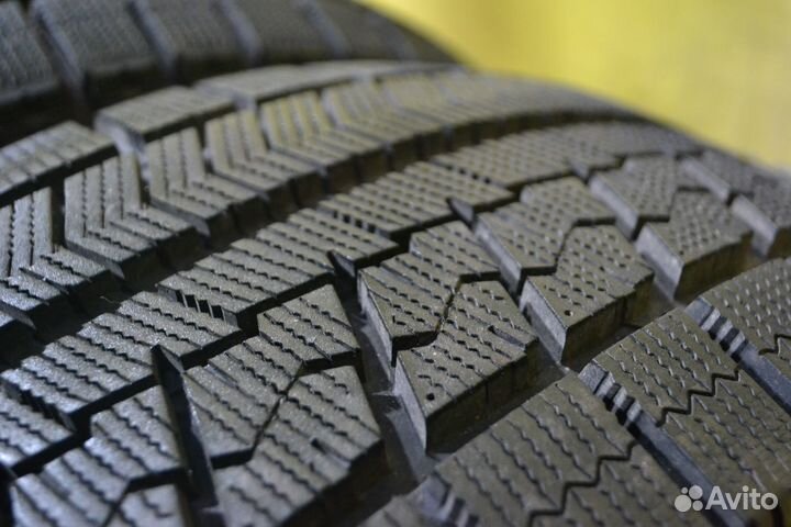 Bridgestone Blizzak VRX 205/55 R16
