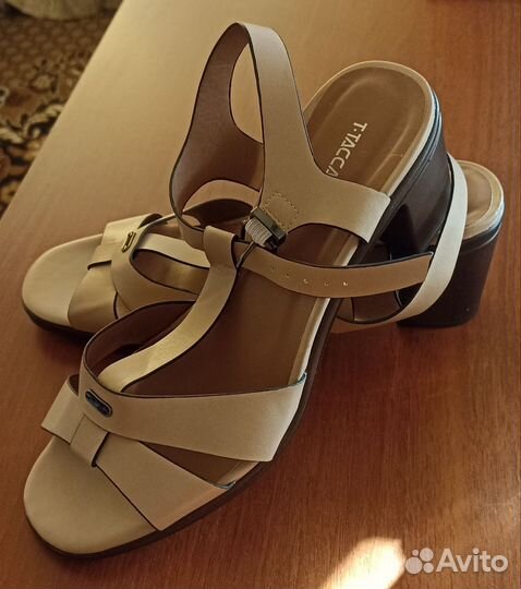 Босоножки женские 41 размер новые