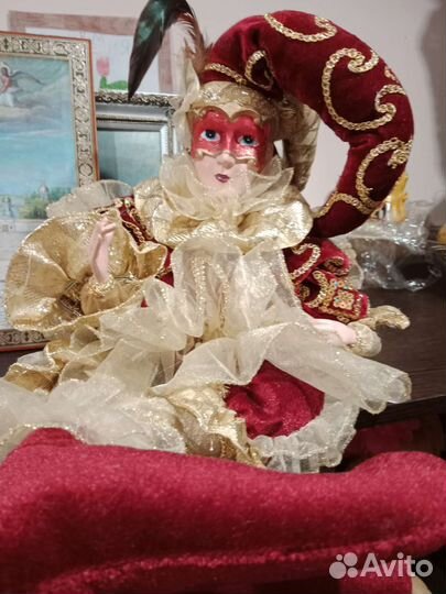 Кукла арлекин музыкальный 45см