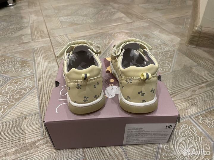 Сандалии для девочки