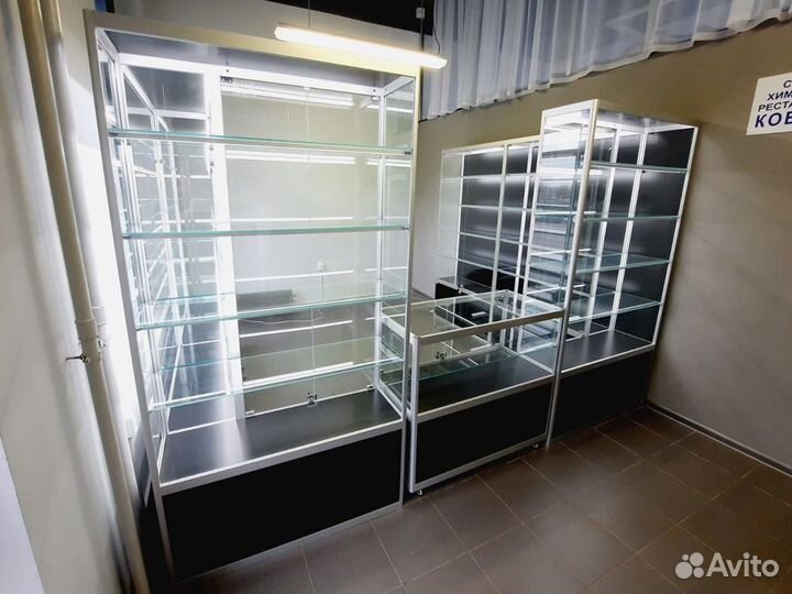 Витрины торговые стеклянные