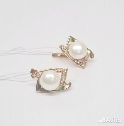 Золотые серьги с камнем