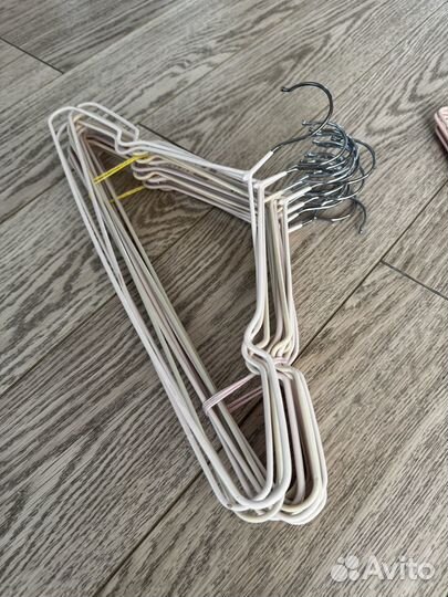 Вешалки плечики