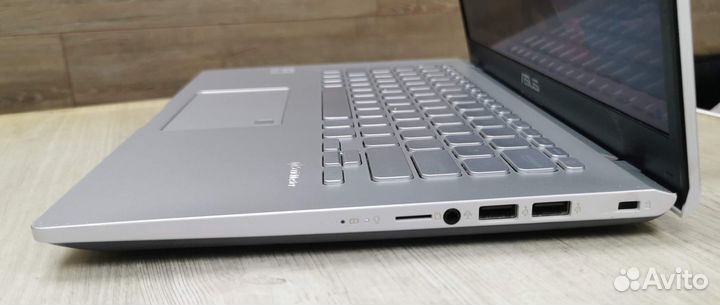 Asus VivoBook 14 Core i3-1005G1 4/256Gb Win11