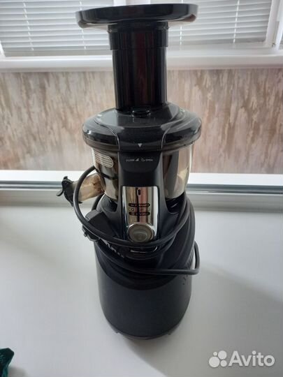 Соковыжималка шнековая