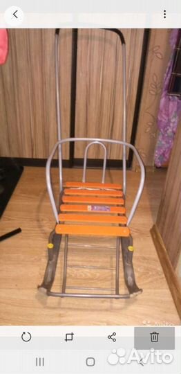 Санки с ручкой и не большими колесами