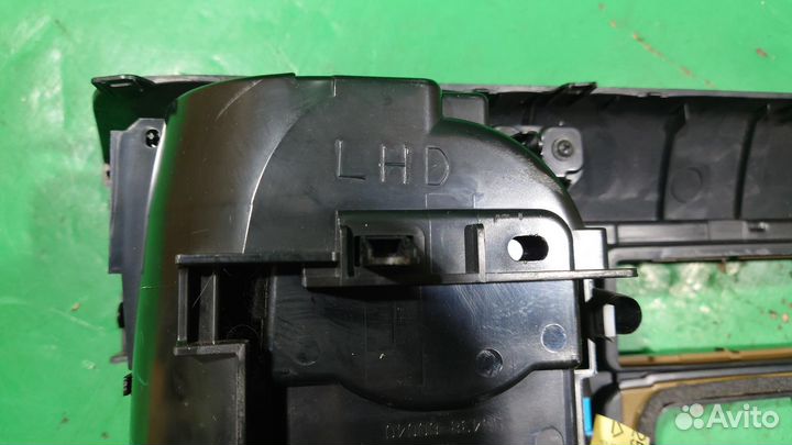Накладка консоли центральной TLC200 toyota Land Cr