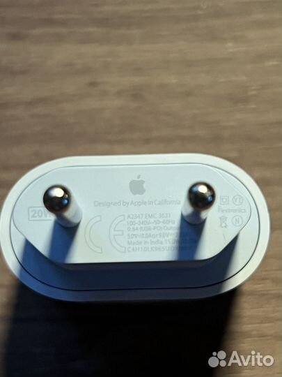 Адаптер Apple USB-C Power 20W