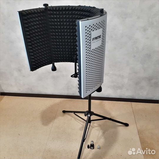 Акустический экран со стойкой