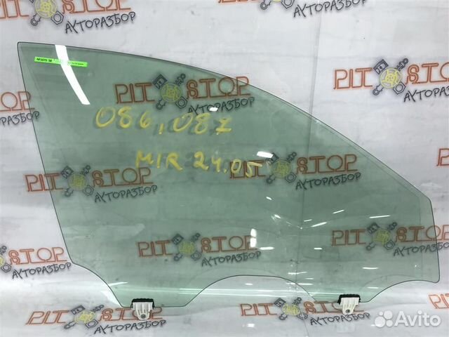 Стекло двери переднее правое Nissan Fuga (Y50) 20