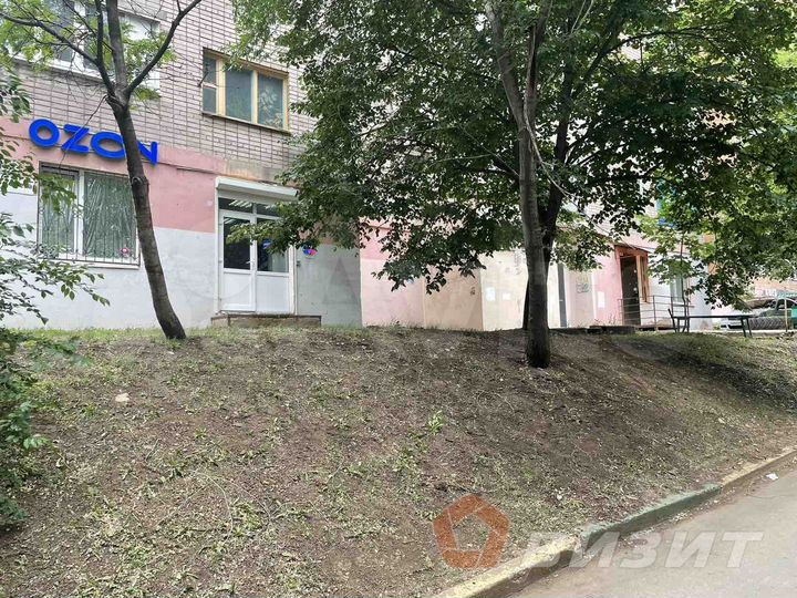 Торговое помещение рядом с парком Победы