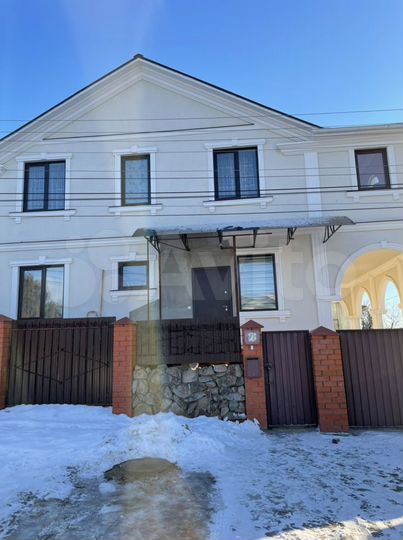 Дом 197 м² на участке 4 сот.