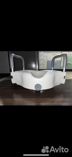 Накладка на унитаз с ручками