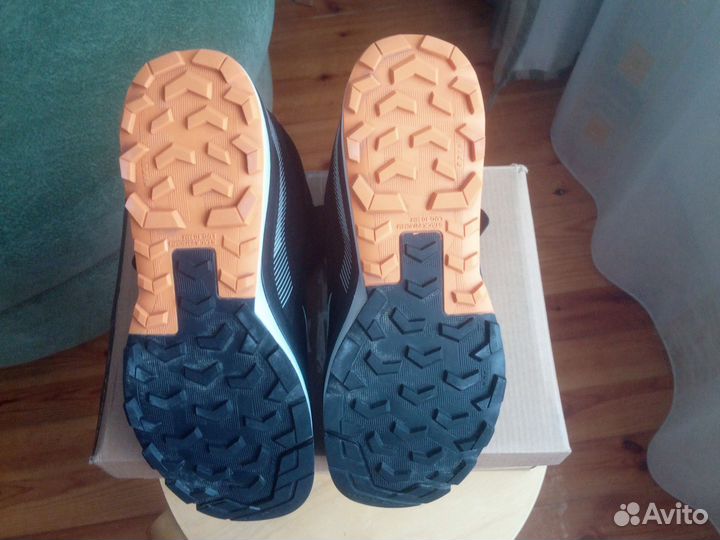 Мужские зимние кроссовки,42 размер