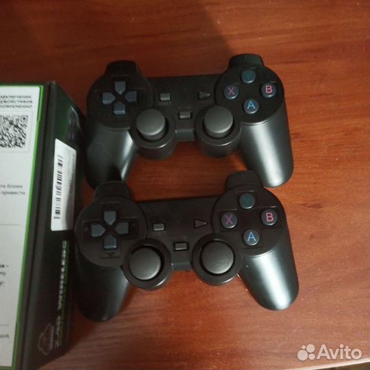 Игровая консоль