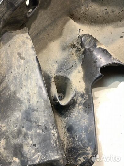 Локер (задний, правый) (Mercedes-Benz M-class)