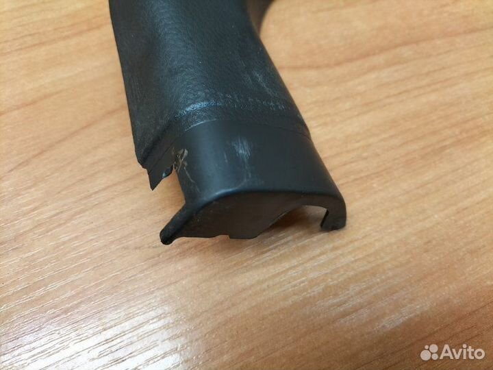 Обшивка двери багажника левая Mitsubishi Outlander