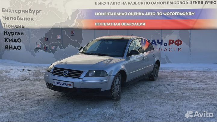 Замок двери передней правой Volkswagen Passat B5 3B1837016CA