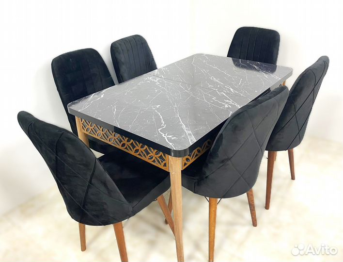Стол обеденный раздвижной и стулья