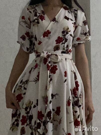 Платье праздничное