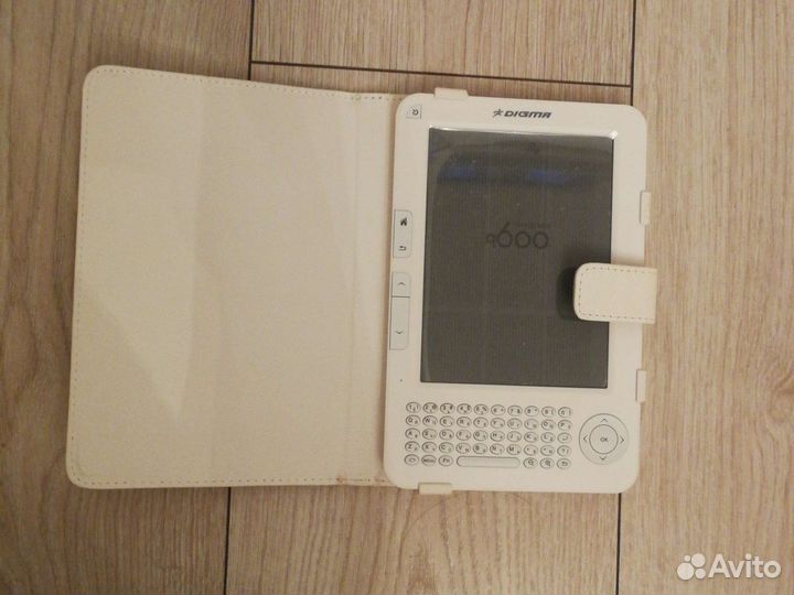 Электронная книга Digma e 600