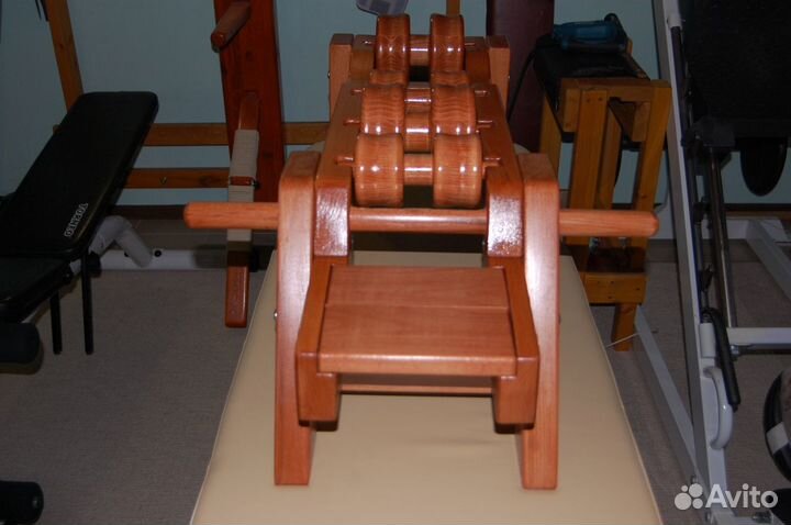 Тренажер-массажер стационарный для мышц спины