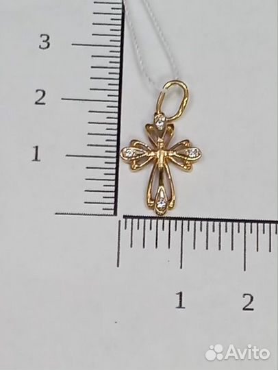 Золотая подвеска с камнем