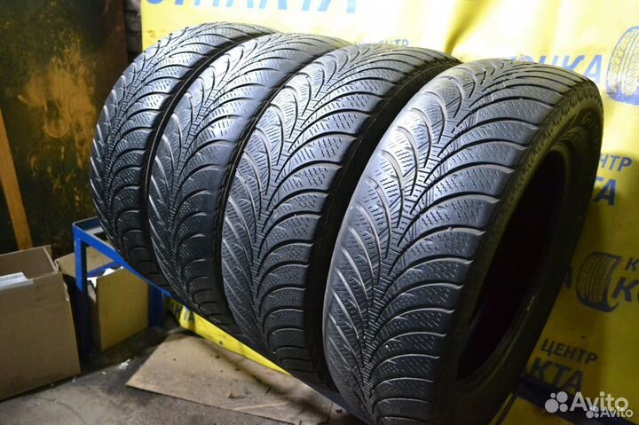 Goodyear UltraGrip Ice 215/65 R17