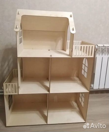 Большой кукольный домик