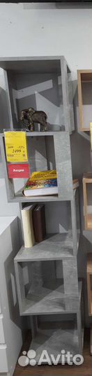 Туалетный столик с зеркалом, стеллаж, стул