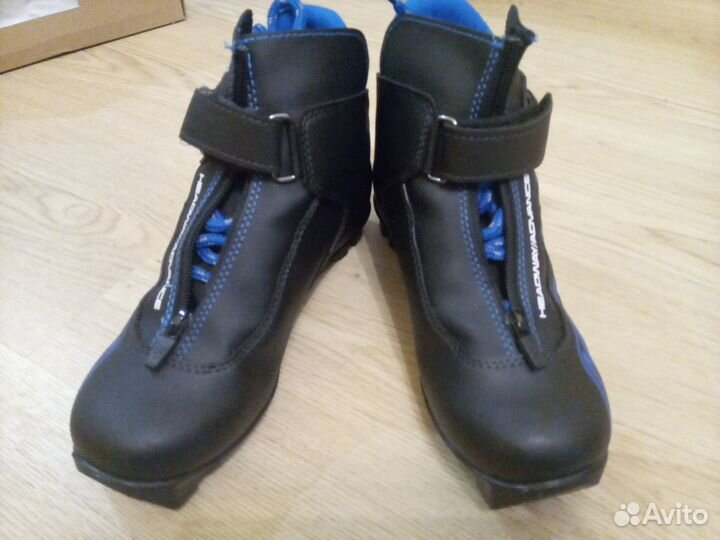 Лыжные ботинки детские RU37/EU38 размер