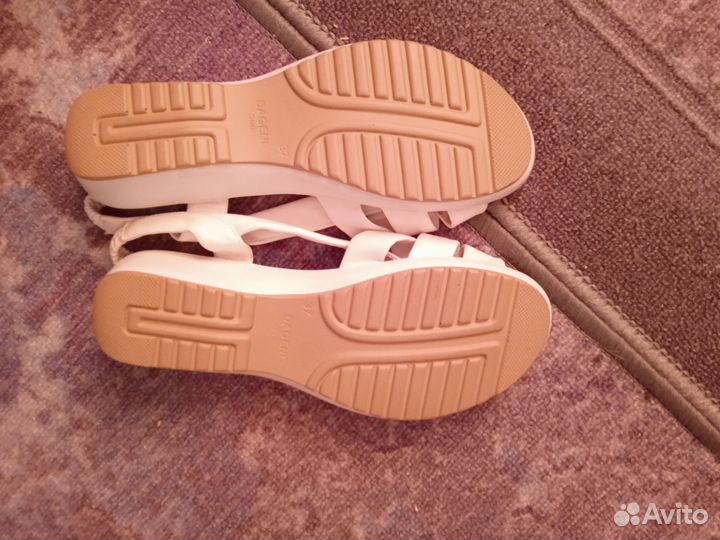 Босоножки женские