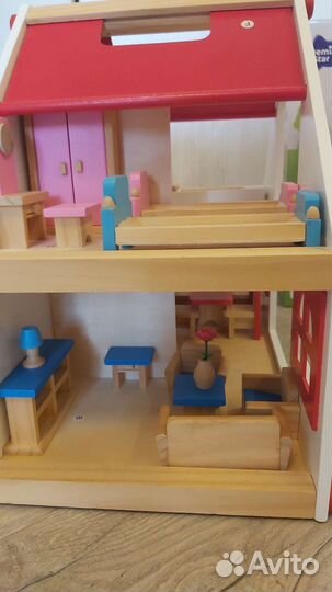 Домик кукольный