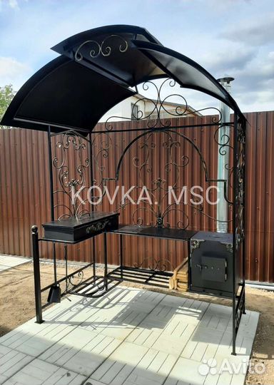 Мангал с крышей