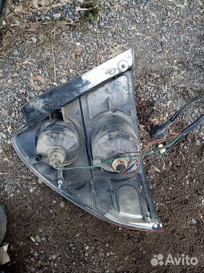 Задний правый фонарь Сузуки liana