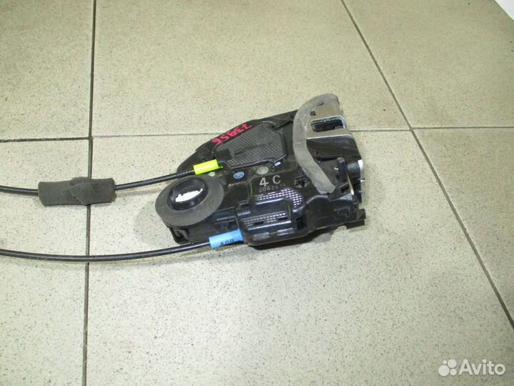 Замок двери задней правой Toyota Camry XV50