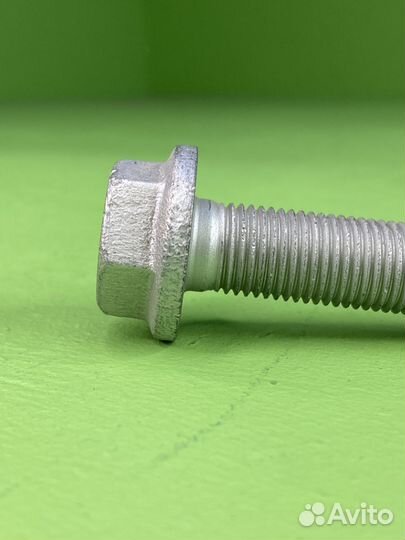 Болт M14x1,5x80 тормозного диска \MB Actros/Axor 01017200A