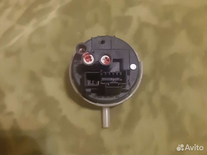 Прессостат Ariston Indesit C00263271 16002315000