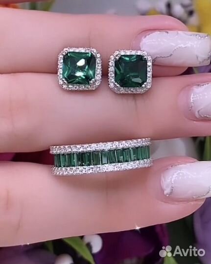 Серебряные серьги и кольцо