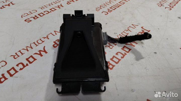 Камера переднего вида Volvo V40 хетчбек B5204T9