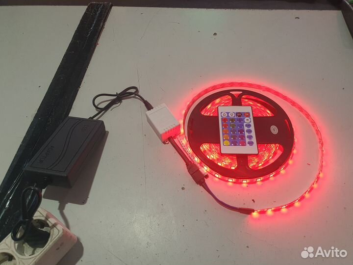 Лента разноцветная 5м с блоком пультом в силиконе