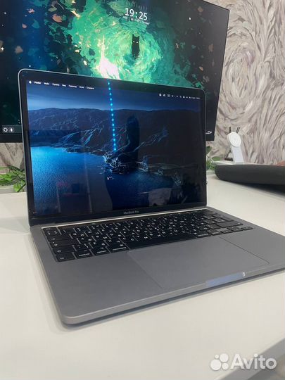 Macbook pro 13 2020 i5 512gb