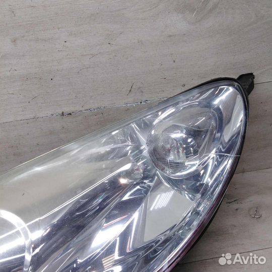 Фара передняя левая Peugeot 407 ксенон