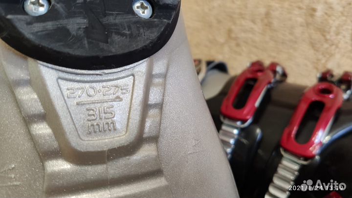 Ботинки для горных лыж 