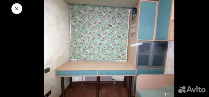 Рабочий стол и шкаф