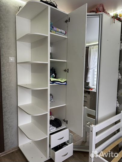 Угловой шкаф