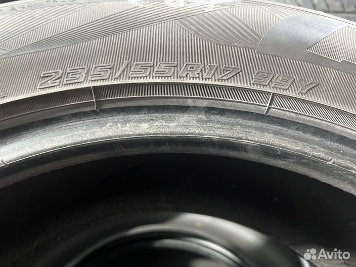 Yokohama Advan Sport V105 235/55 R17